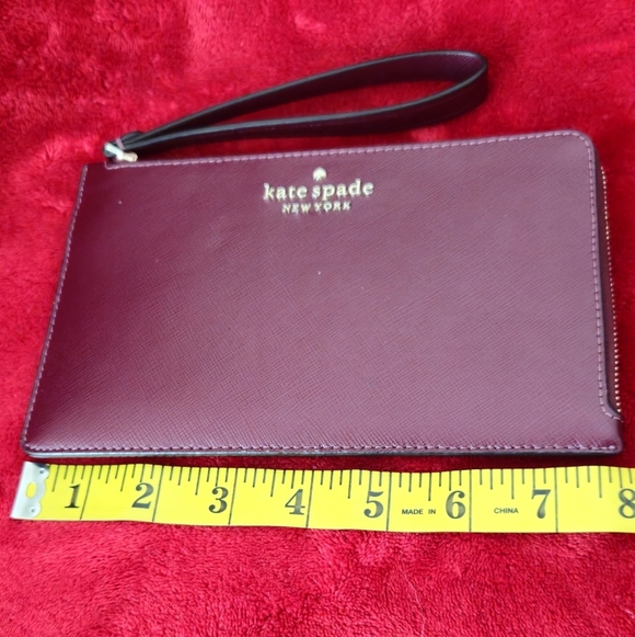 Kate Spade Staci L-Zipper Saffiano Leather Deep Berry/ Burgundy Wristlet - Picture 5 of 8